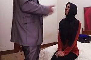 Amateur Arab babe had sex for the first time with a horny client  in a hotel room
